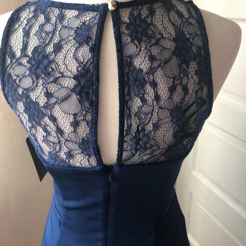 GUESS Lace Dress - Picture 5 of 7